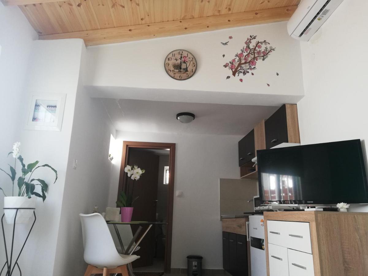 Small Studio With Yard Chania  Exterior photo