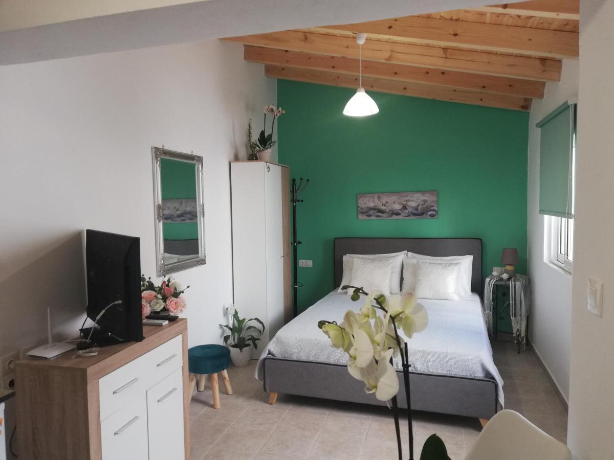 Small Studio With Yard Chania  Exterior photo